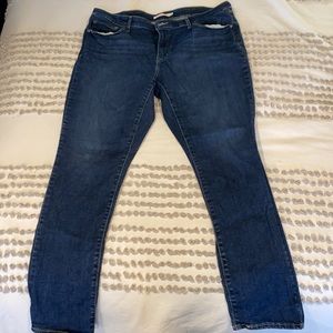 Classic mid rise skinny women’s jeans